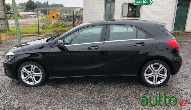 2013' Mercedes-Benz A-180 Classe A photo #2