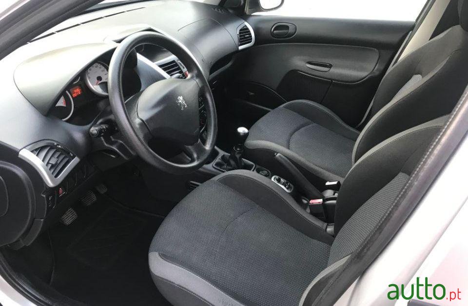 2009' Peugeot 206 Plus photo #3