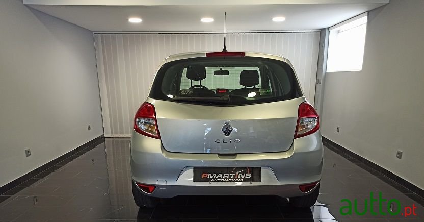 2009' Renault Clio photo #6