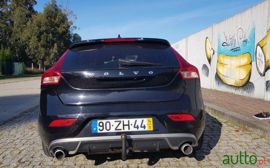 2014' Volvo V40 R-Design Summum photo #3