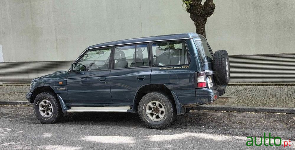 1999' Mitsubishi Pajero photo #3