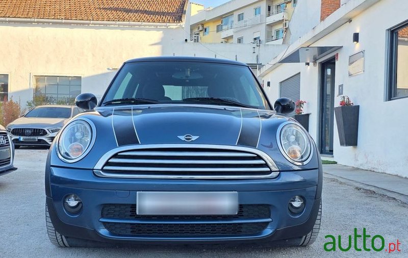 2009' MINI Cooper D 3 Portas photo #2