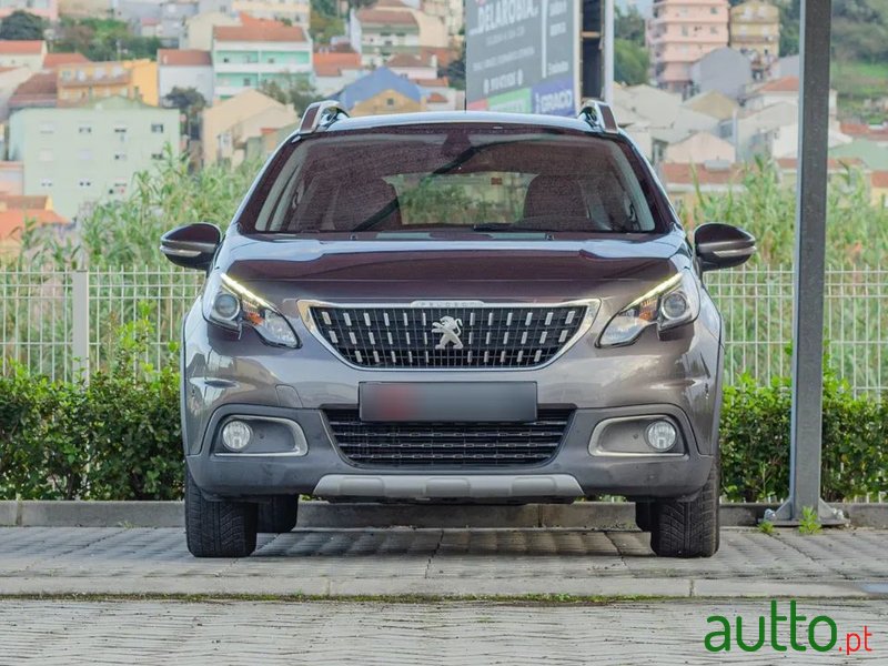 2017' Peugeot 2008 1.2 Puretech Allure photo #4