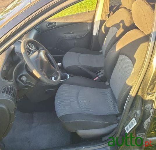 2001' Peugeot 206 1.4 Hdi  S14 photo #3