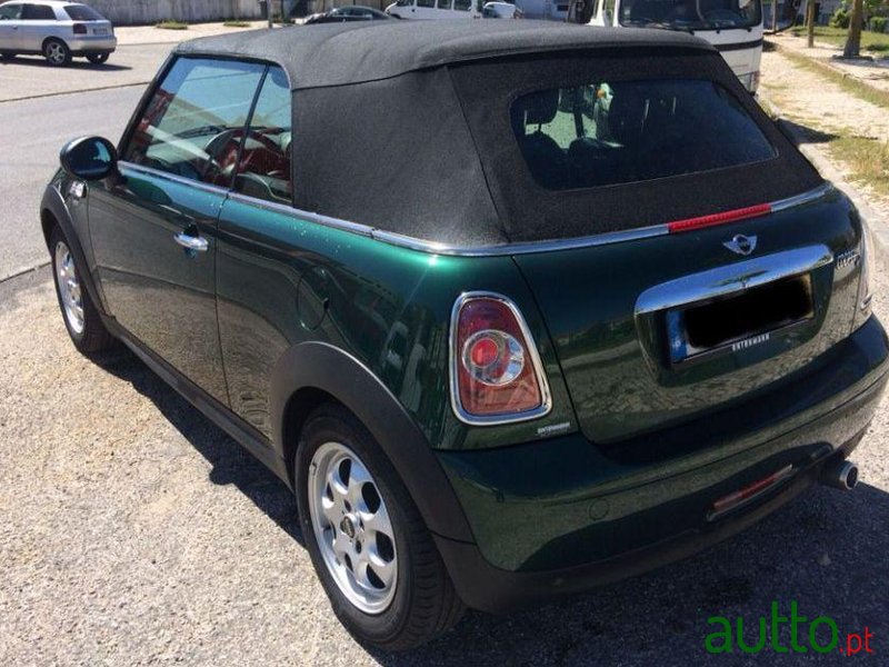 2014' MINI Cabrio photo #3