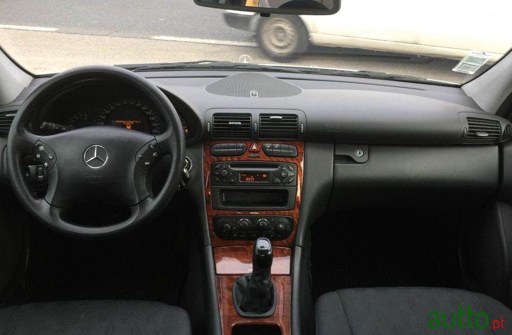 2001' Mercedes-Benz CDi Classic photo #3