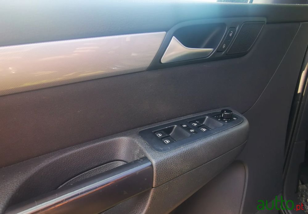 2013' Volkswagen Sharan photo #4