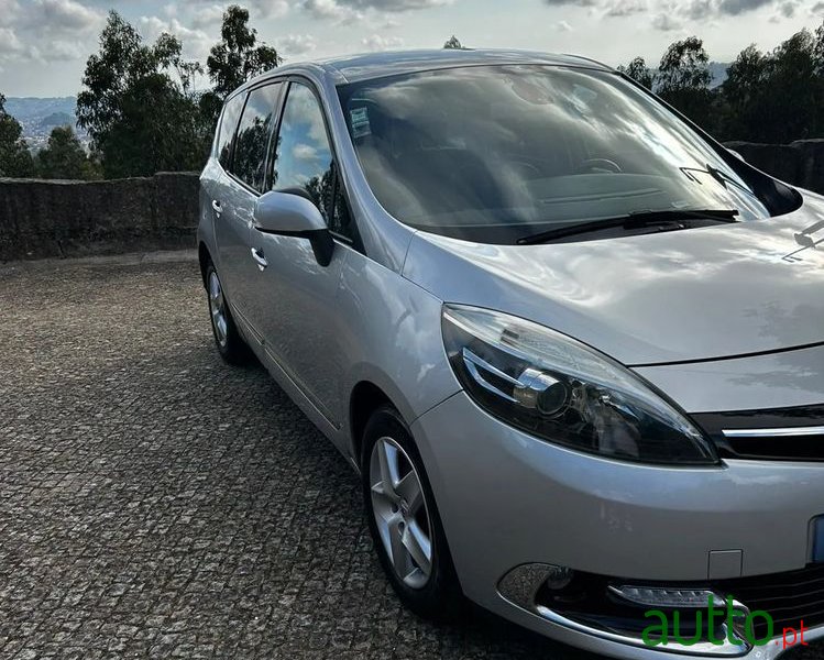 2014' Renault Grand Scenic photo #2
