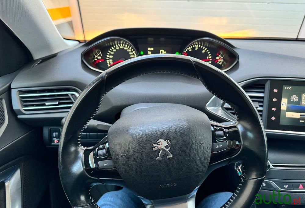 2015' Peugeot 308 Sw photo #4