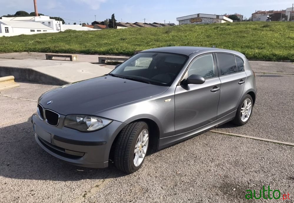 2010' BMW 118 Sport photo #1