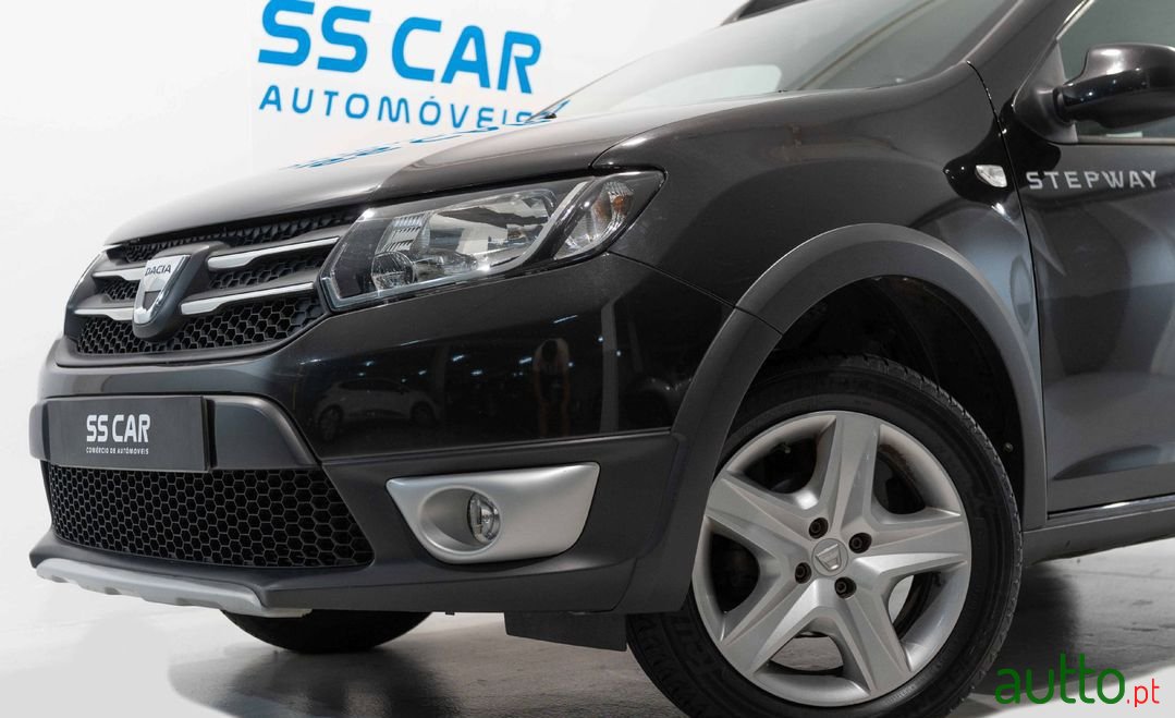 2015' Dacia Sandero photo #3