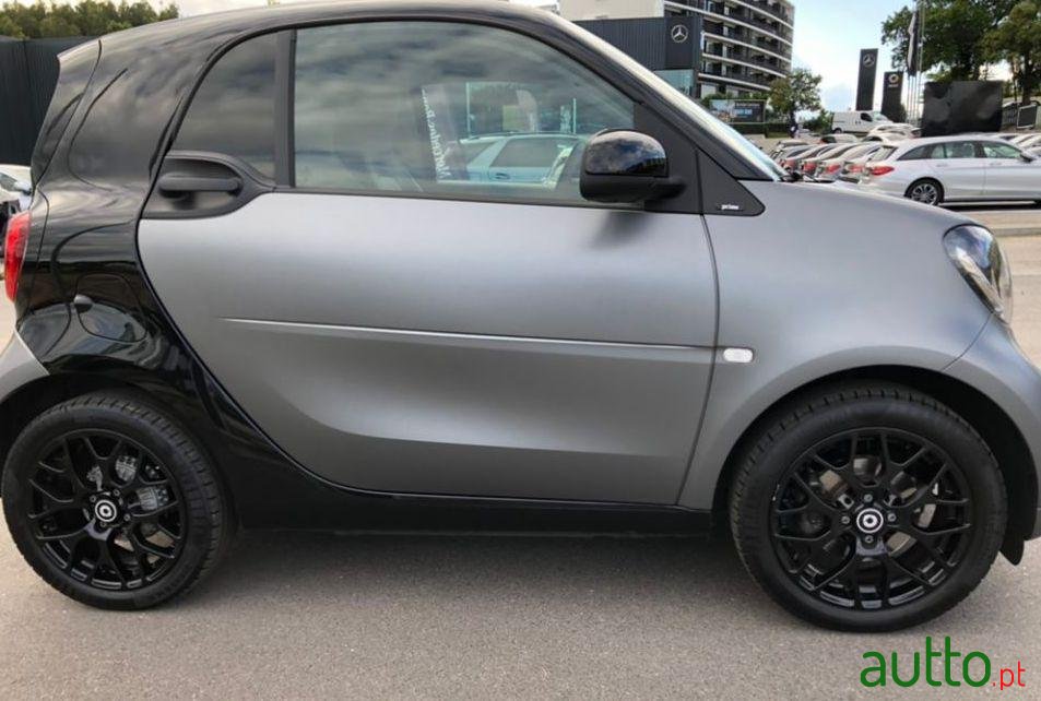 2019' Smart Fortwo photo #2