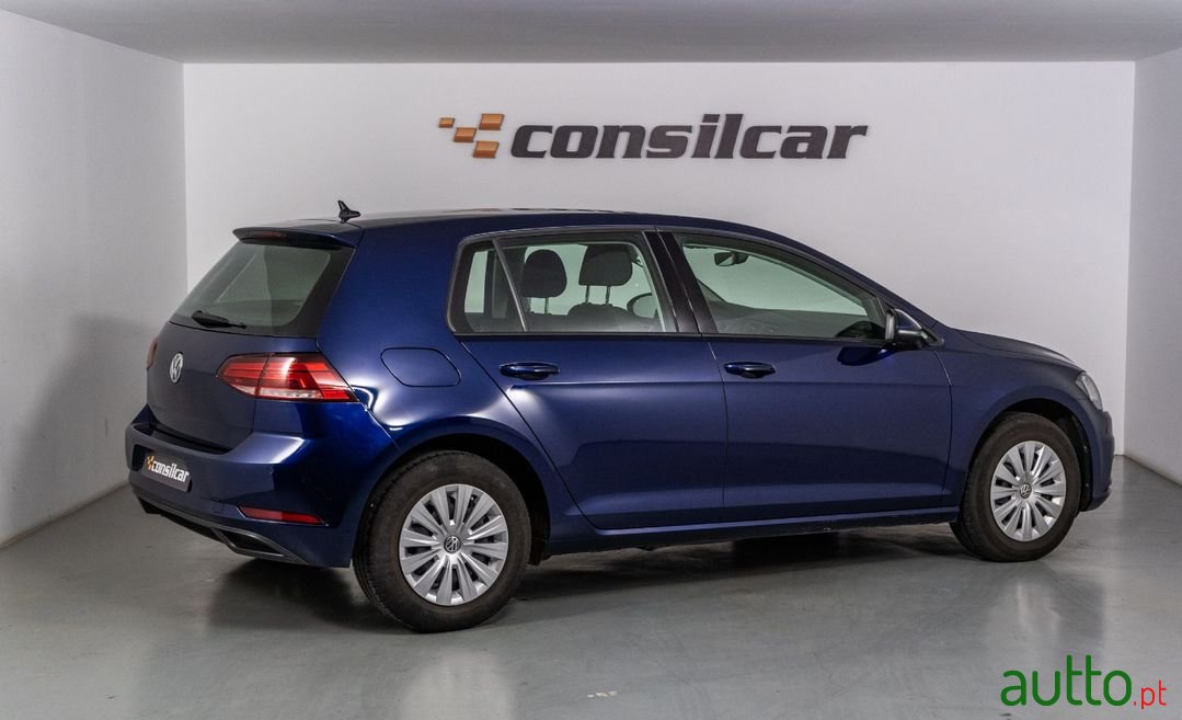 2019' Volkswagen Golf photo #5