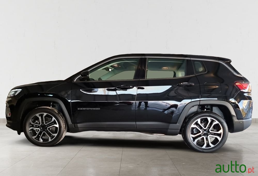 2024' Jeep Compass photo #5