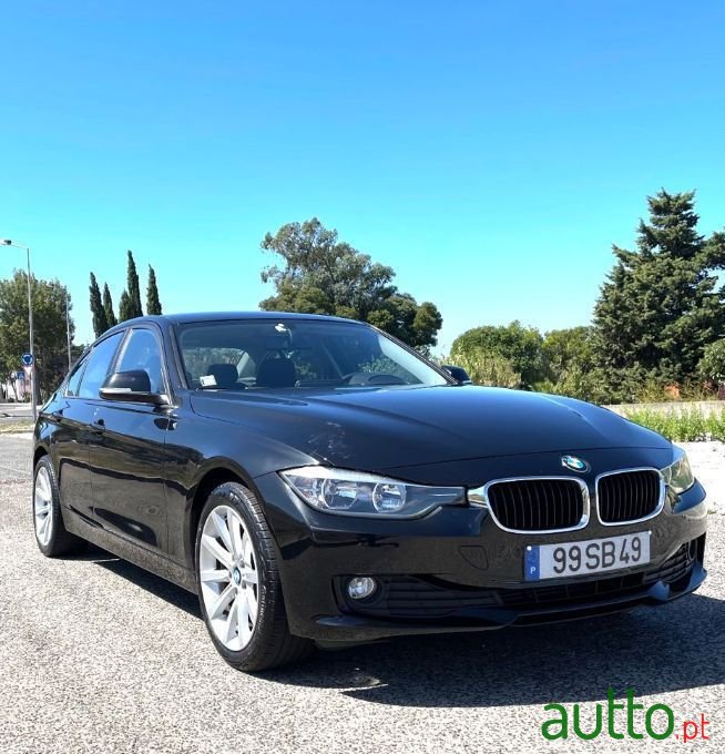 2012' BMW 316 photo #2