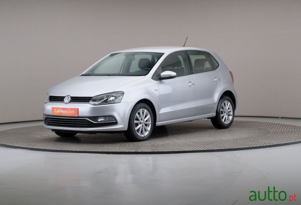 2015' Volkswagen Polo photo #1