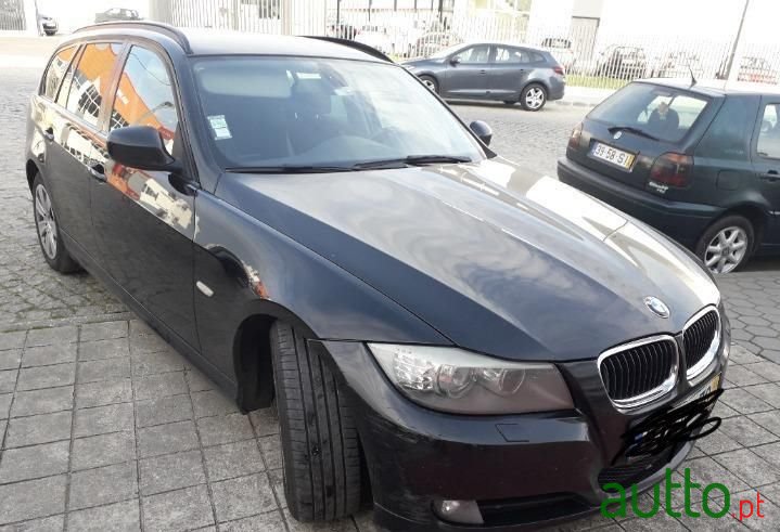 2011' BMW 318 photo #1