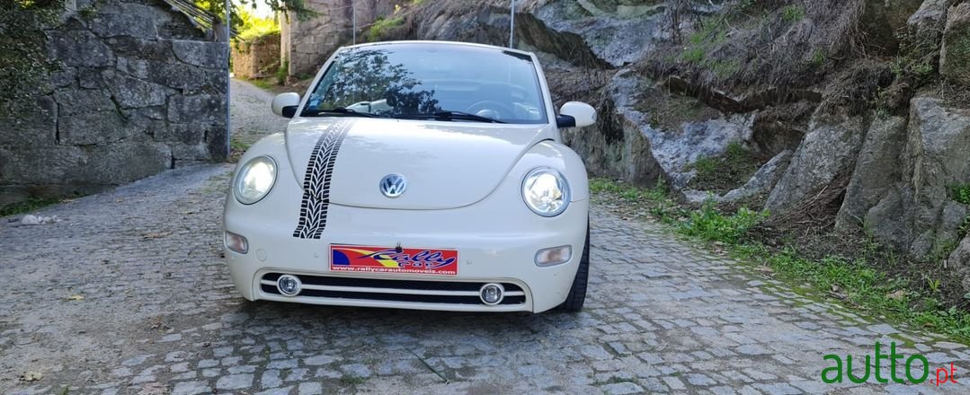 2004' Volkswagen New Beetle photo #2