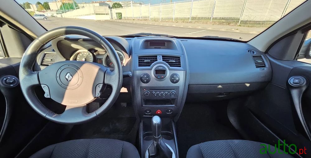 2005' Renault Megane photo #5