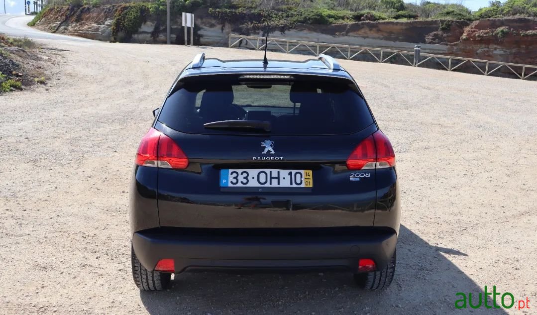 2014' Peugeot 2008 photo #5