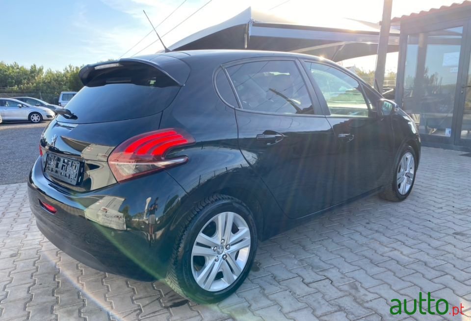 2019' Peugeot 208 photo #5