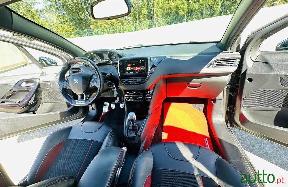 2019' Peugeot 208 photo #2