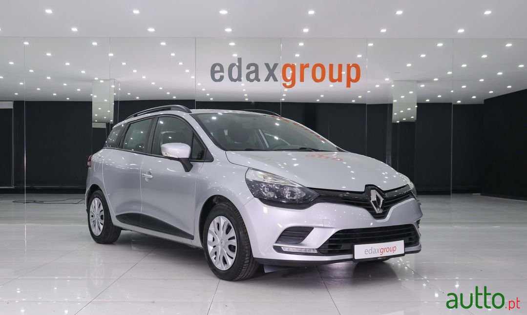 2017' Renault Clio Sport Tourer photo #1