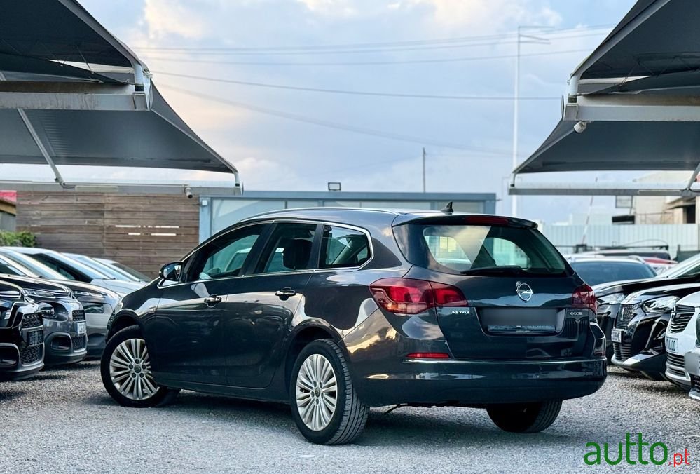 2015' Opel Astra Sports Tourer photo #4