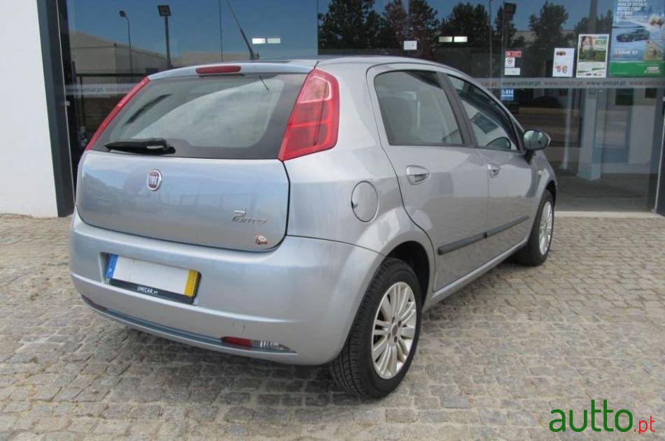 2009' Fiat Grande-Punto 1.2 Free 280 photo #2