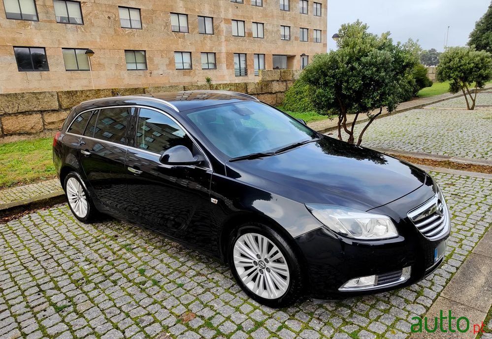 2012' Opel Insignia Sports Tourer photo #3