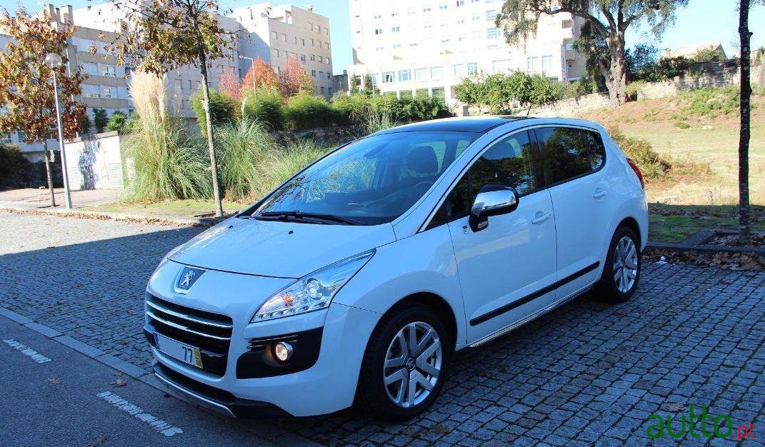 2013' Peugeot 3008 photo #1
