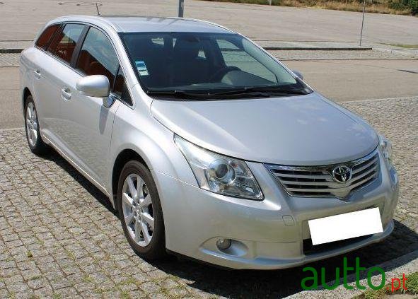 2010' Toyota Avensis photo #2