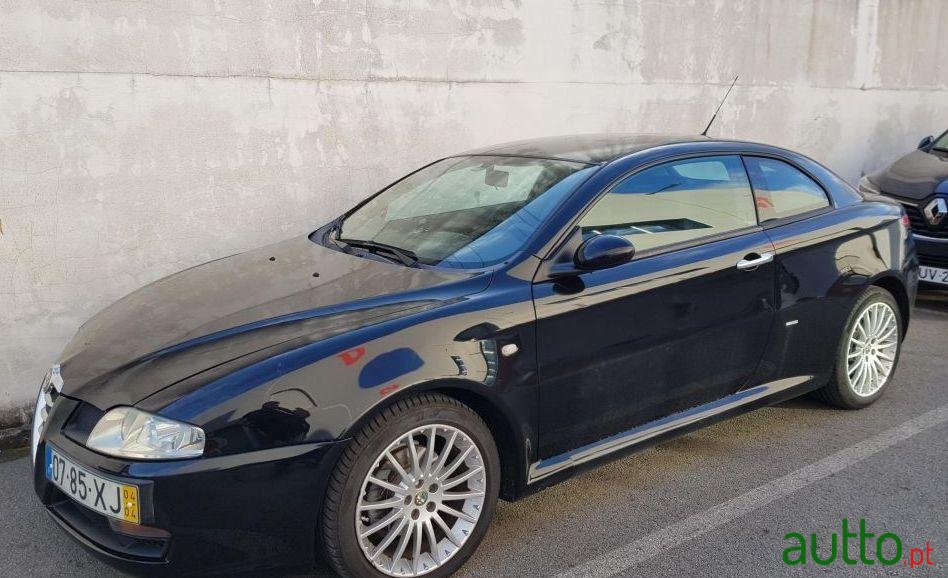 2004' Alfa Romeo GT photo #4