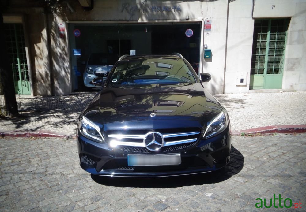 2020' Mercedes-Benz C 300 D Avantgarde photo #3