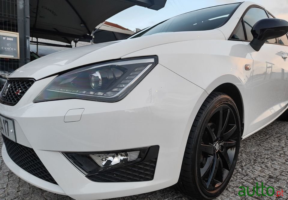 2015' SEAT Ibiza-St photo #6