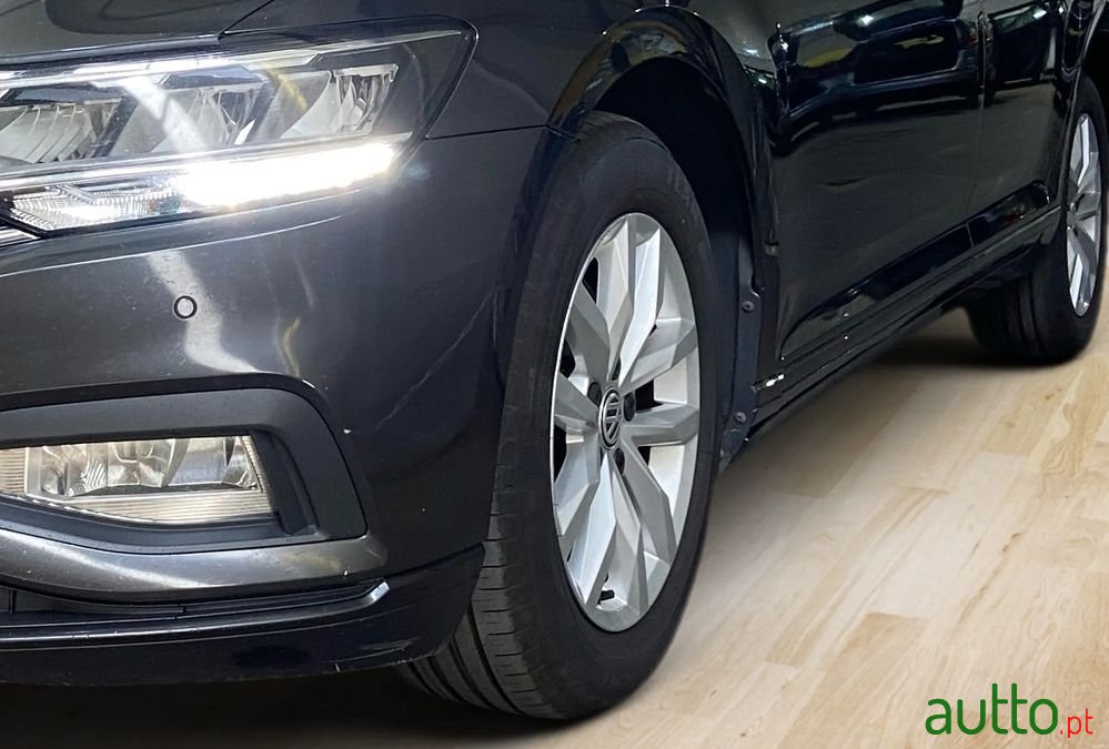 2020' Volkswagen Passat Variant photo #6