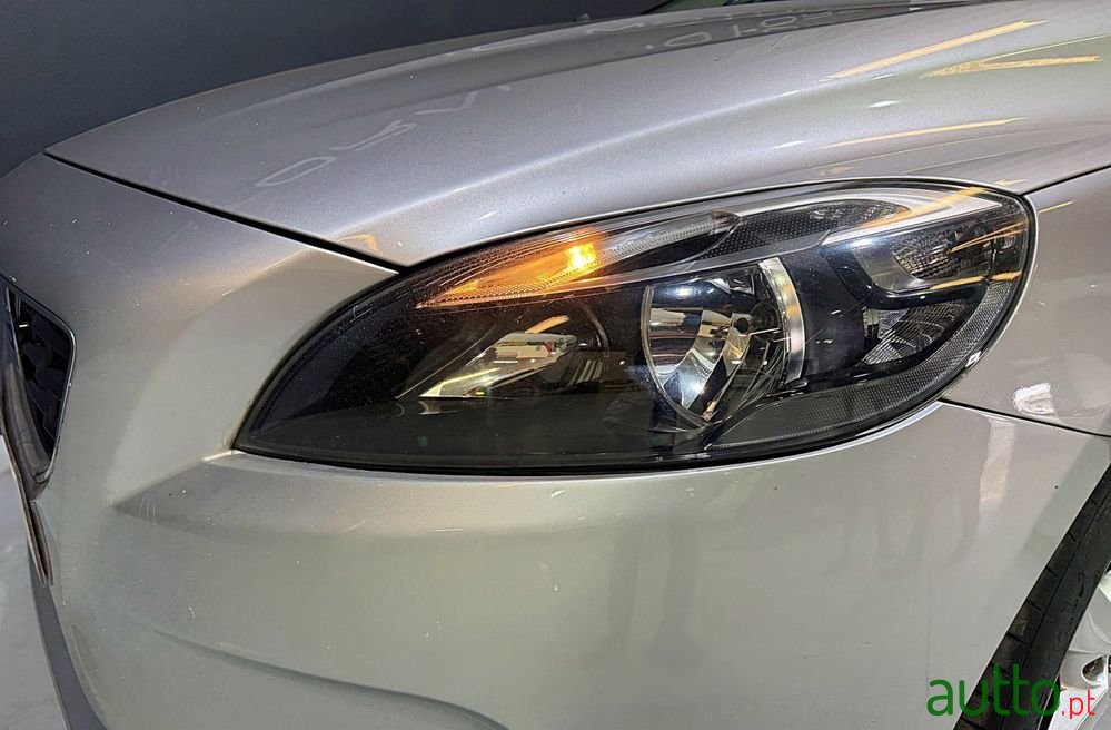 2014' Volvo V40 photo #4