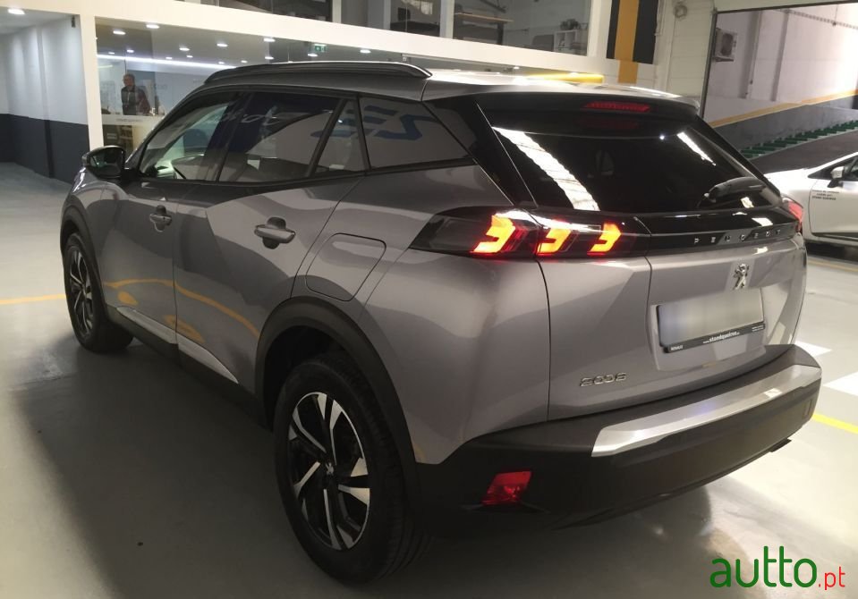 2021' Peugeot 2008 photo #6