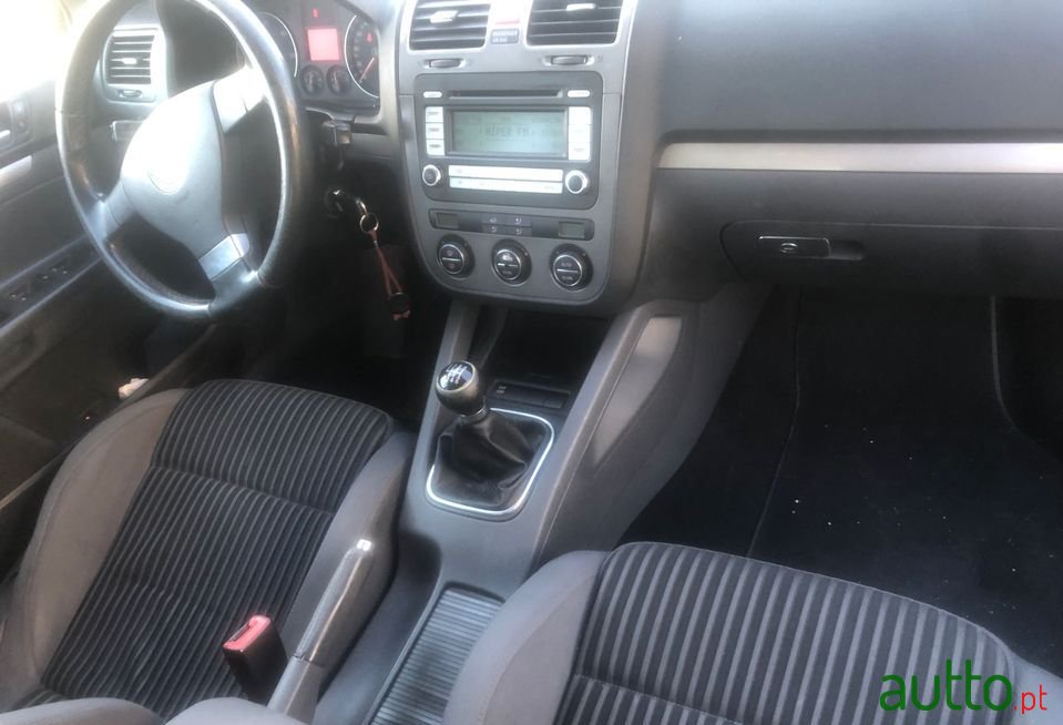 2007' Volkswagen Golf photo #4