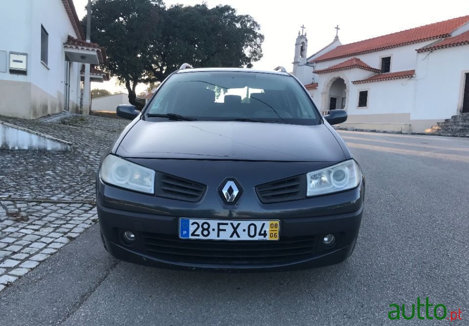 2008' Renault Megane Break photo #2