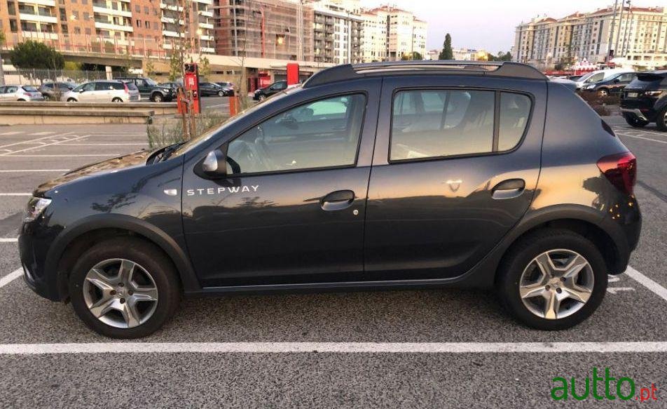 2017' Dacia Sandero Stepway photo #1