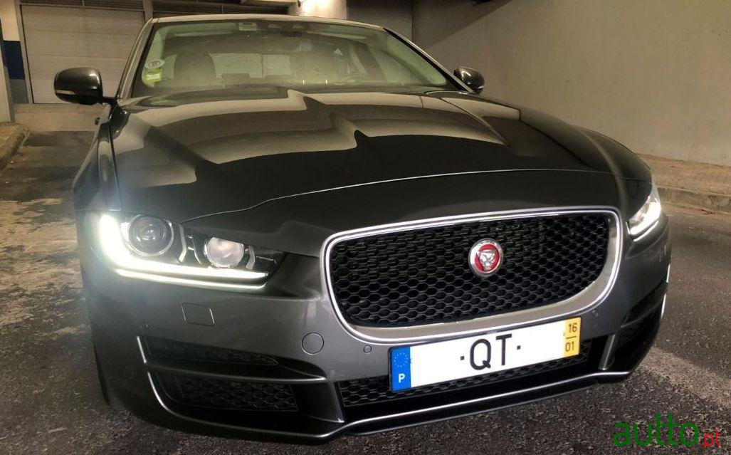 2016' Jaguar Xe photo #5