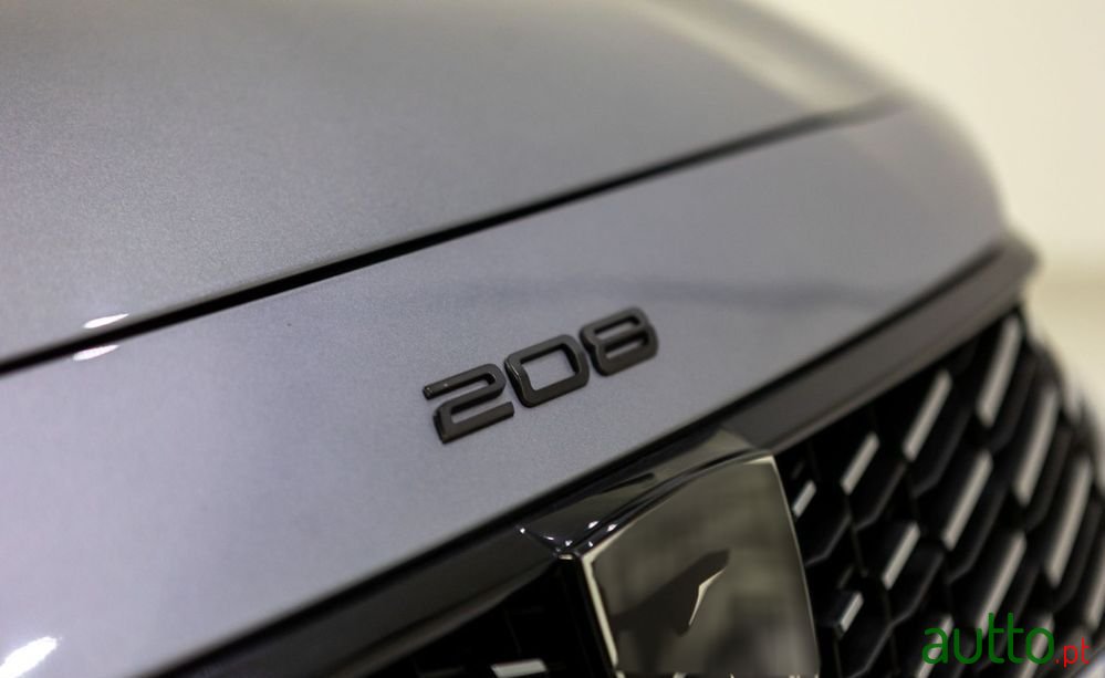 2024' Peugeot 208 1.2 Puretech Allure photo #4
