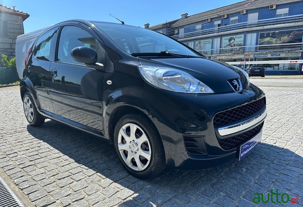 2009' Peugeot 107 1.0 Trendy photo #4