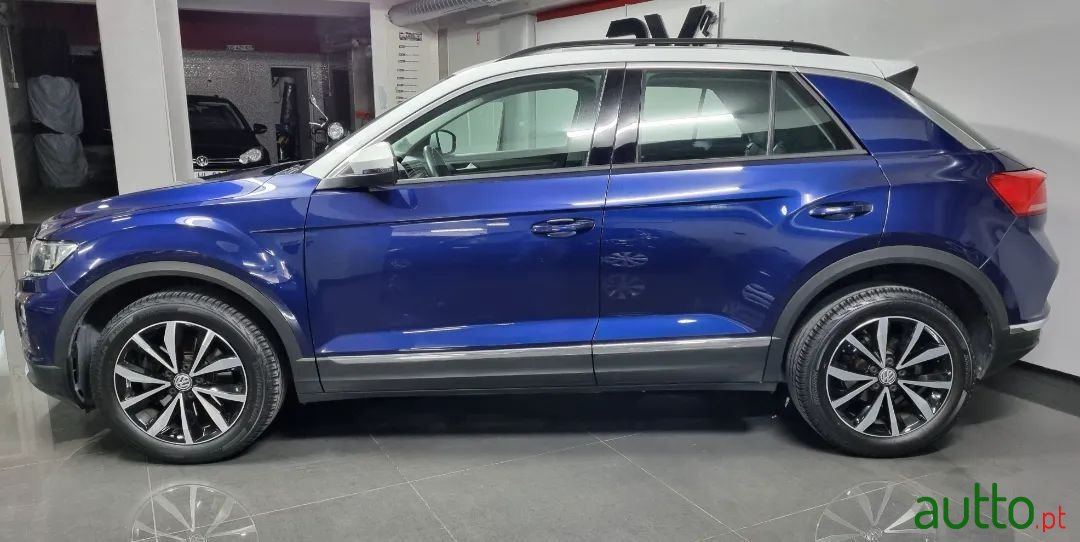 2018' Volkswagen T-Roc photo #2