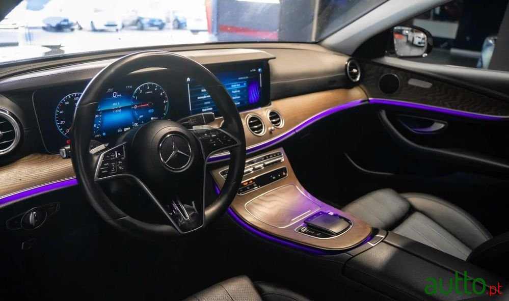 2022' Mercedes-Benz Classe E photo #2