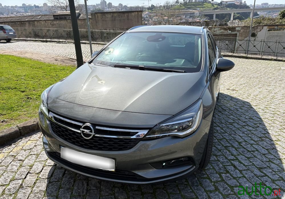 2018' Opel Astra Sports Tourer photo #1