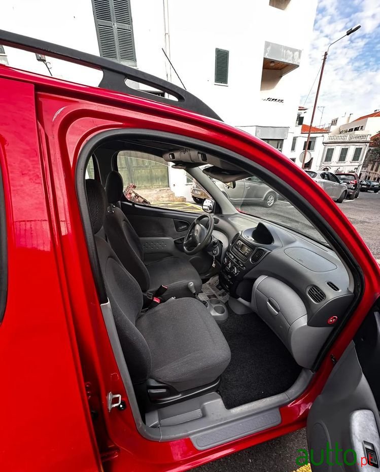 2000' Toyota Yaris Verso 1.3 Base photo #1