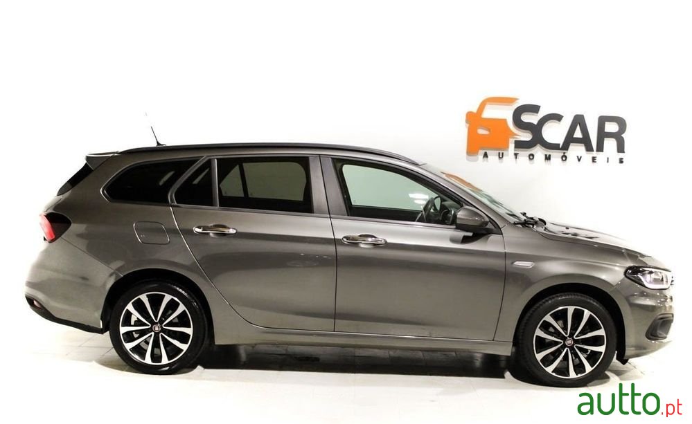 2020' Fiat Tipo Station Wagon photo #5