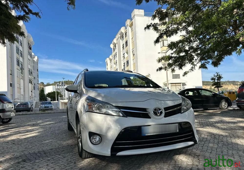 2016' Toyota Verso photo #5